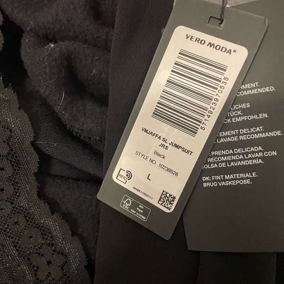 Never worn romper. - Picture 3 of 3